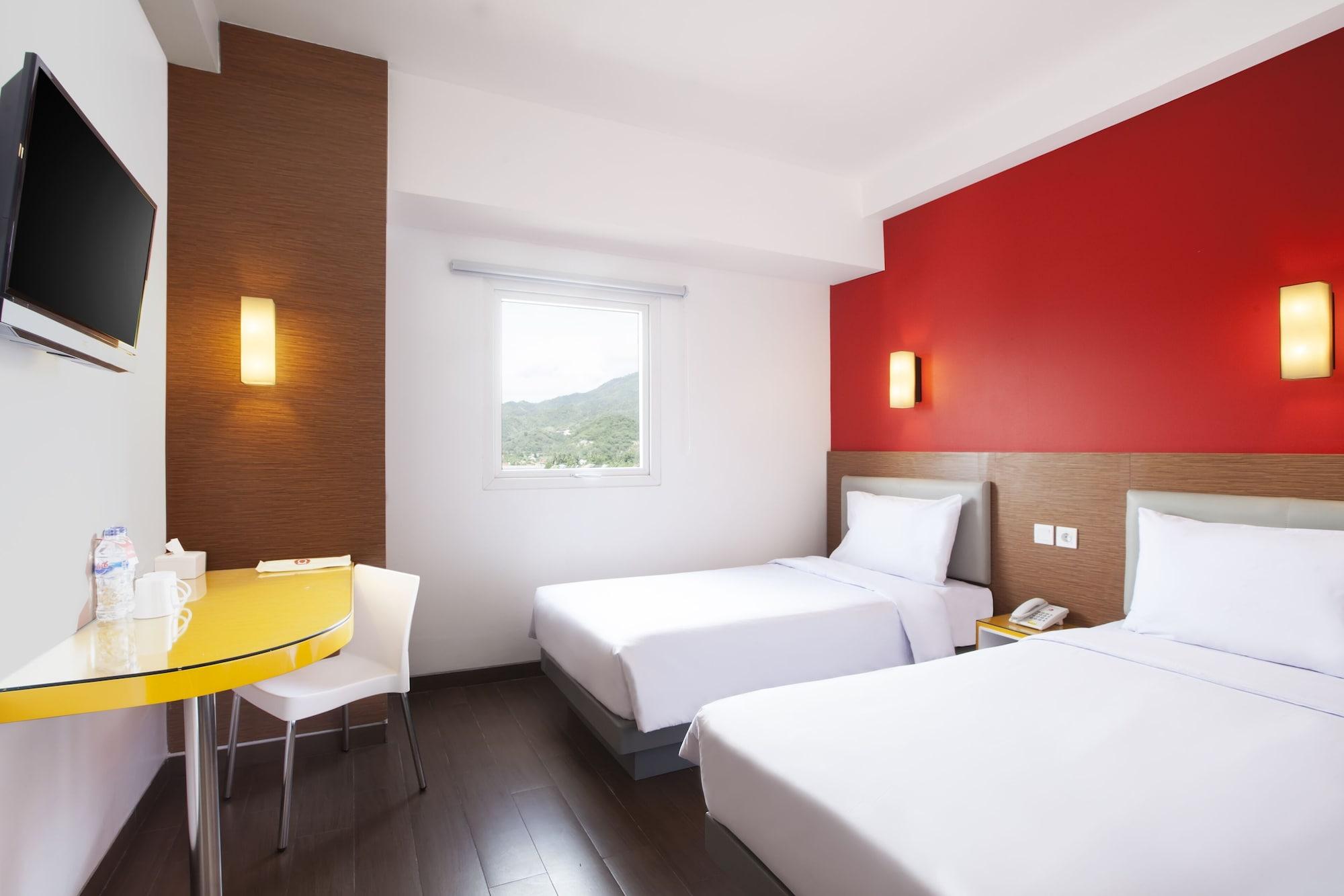 Amaris Hotel Dr. Susilo Grogol Jakarta Buitenkant foto