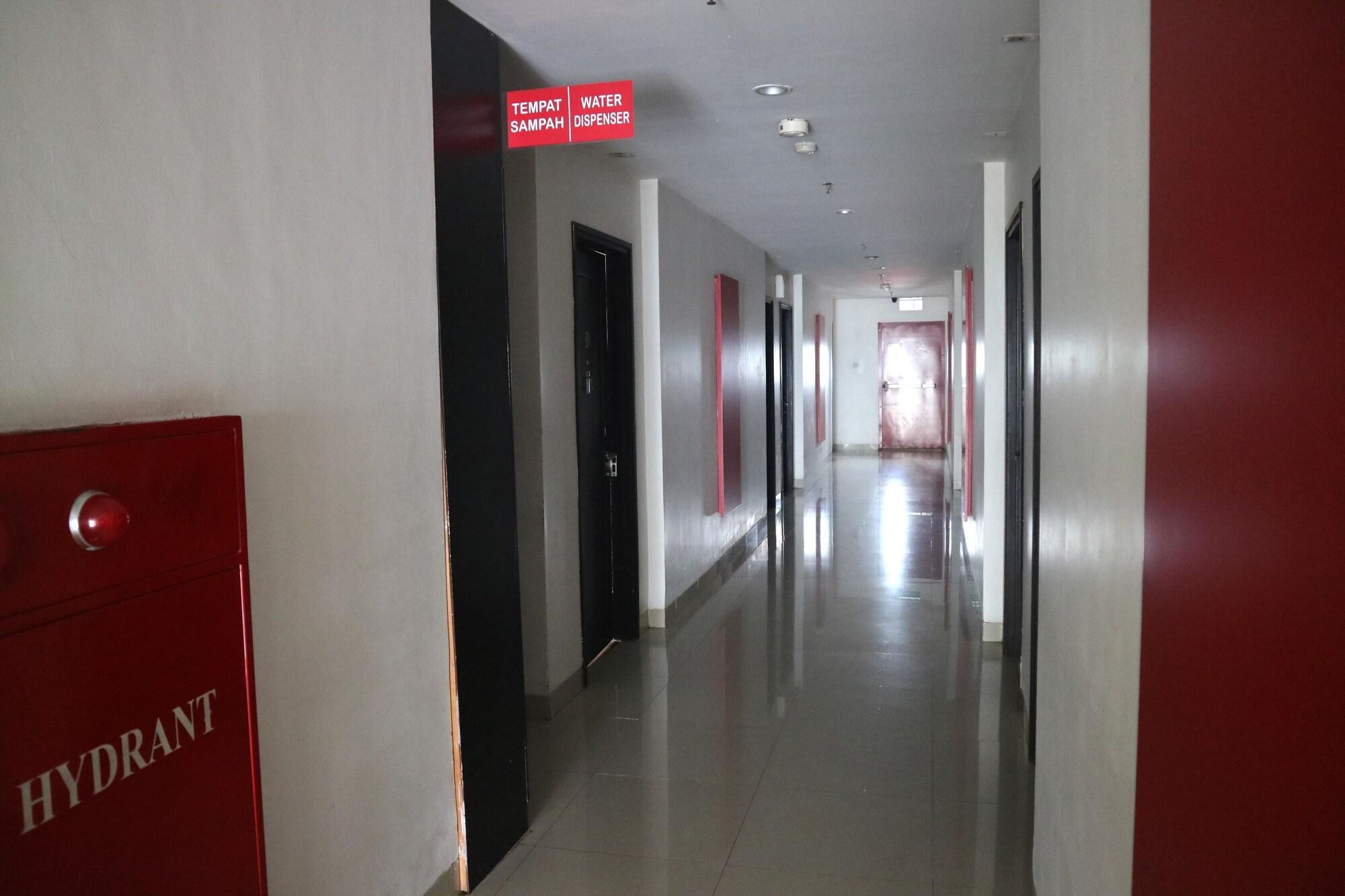 Amaris Hotel Dr. Susilo Grogol Jakarta Buitenkant foto