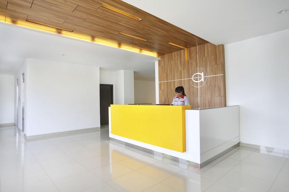 Amaris Hotel Dr. Susilo Grogol Jakarta Buitenkant foto