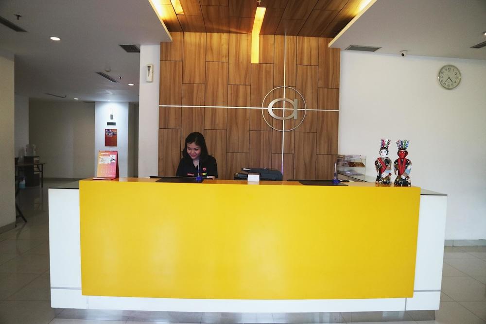 Amaris Hotel Dr. Susilo Grogol Jakarta Buitenkant foto