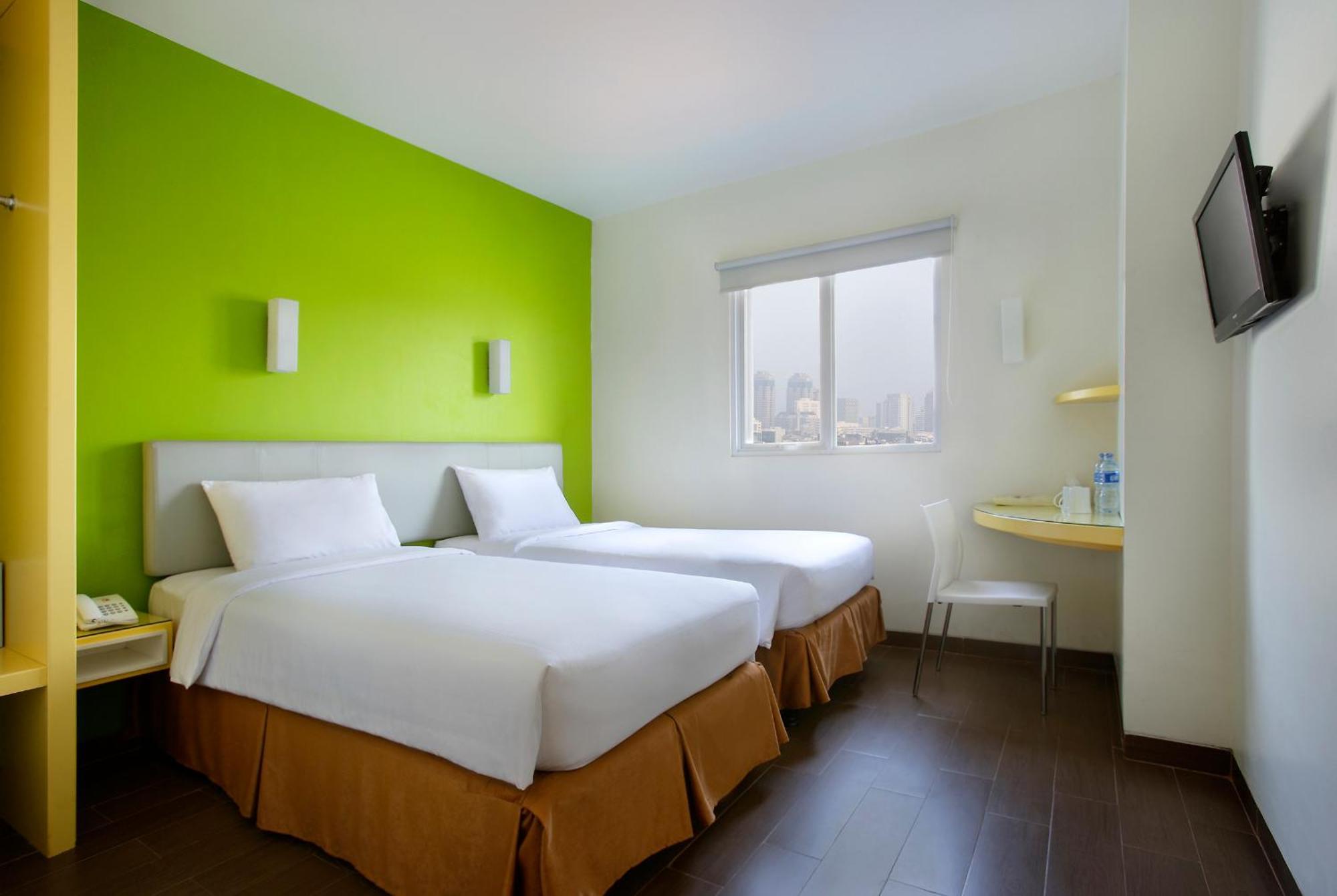 Amaris Hotel Dr. Susilo Grogol Jakarta Buitenkant foto