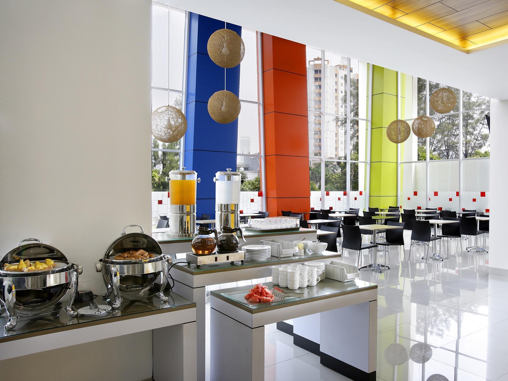 Amaris Hotel Dr. Susilo Grogol Jakarta Buitenkant foto