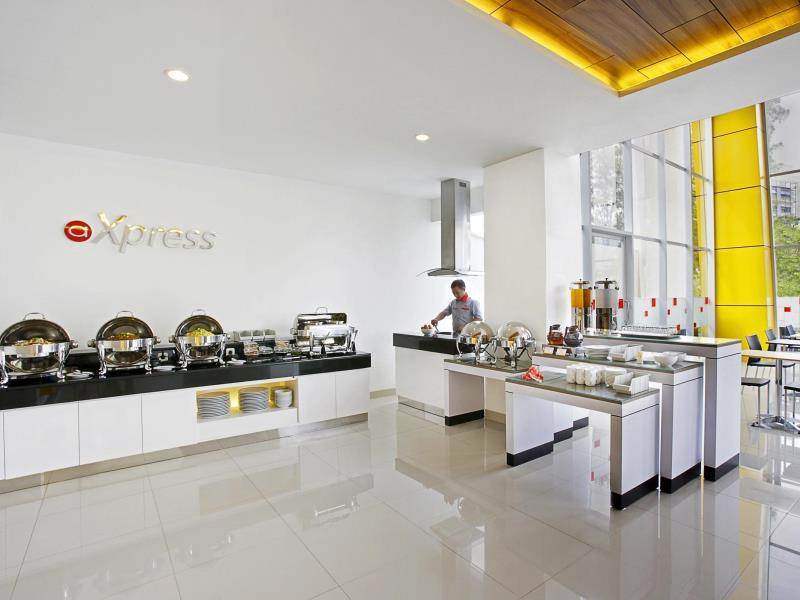 Amaris Hotel Dr. Susilo Grogol Jakarta Buitenkant foto