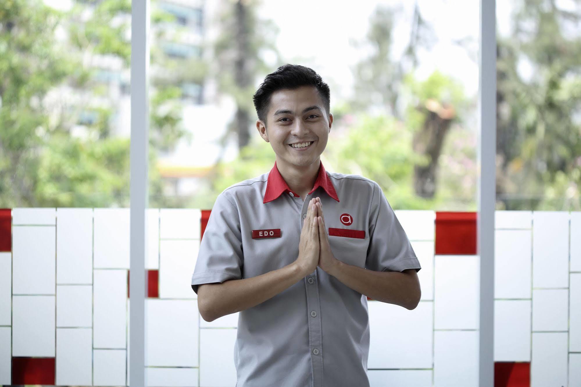 Amaris Hotel Dr. Susilo Grogol Jakarta Buitenkant foto